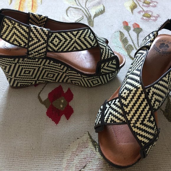 (1) Lucky Brand Summer Wedge. Size 7.5 M. Color: Gun Metal - Picture 1 of 8